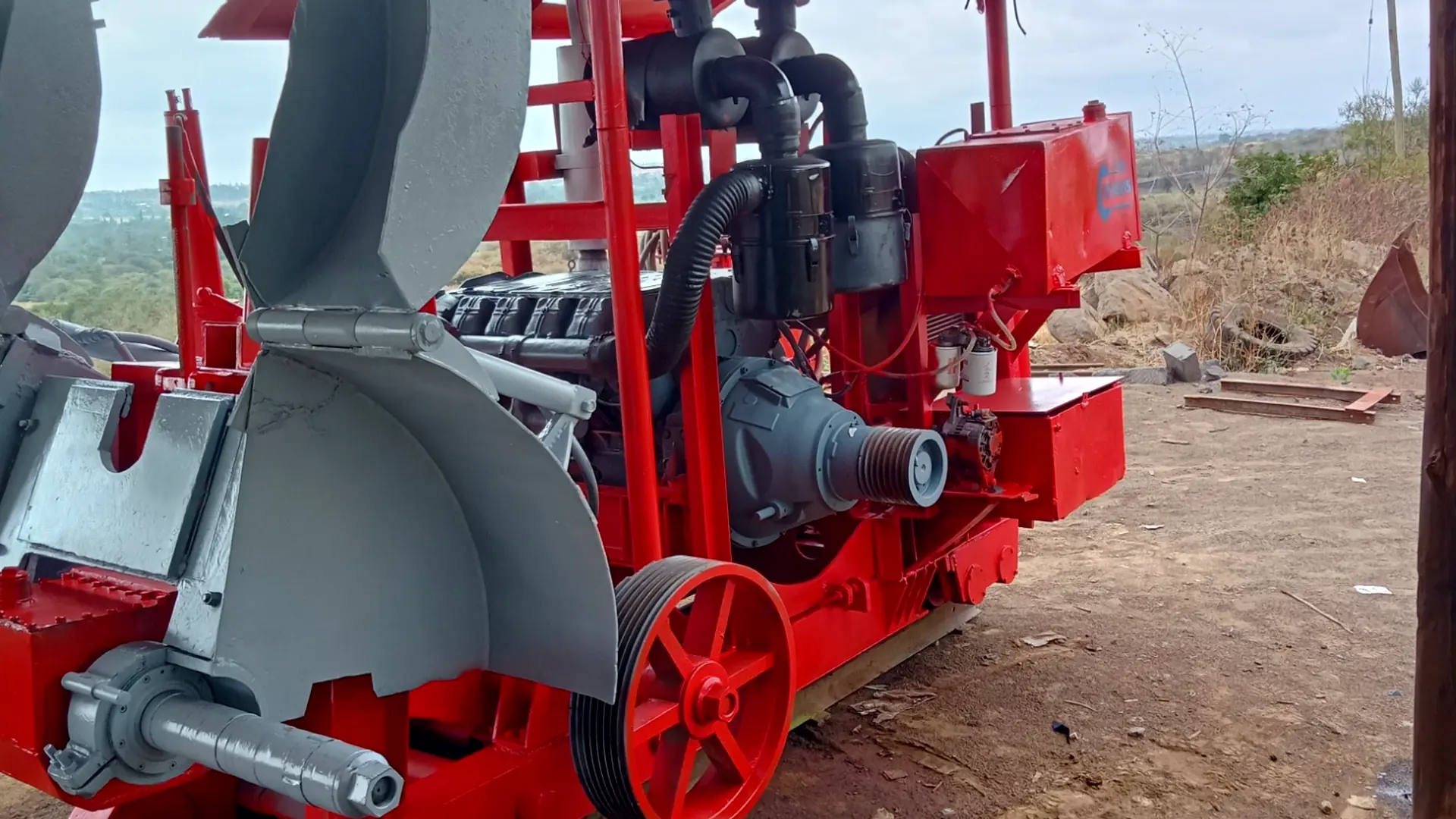 Mateo E8 diesel stone cutting machine